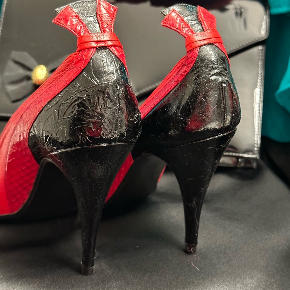 Gorgeous Cadiz Red & Black Heels